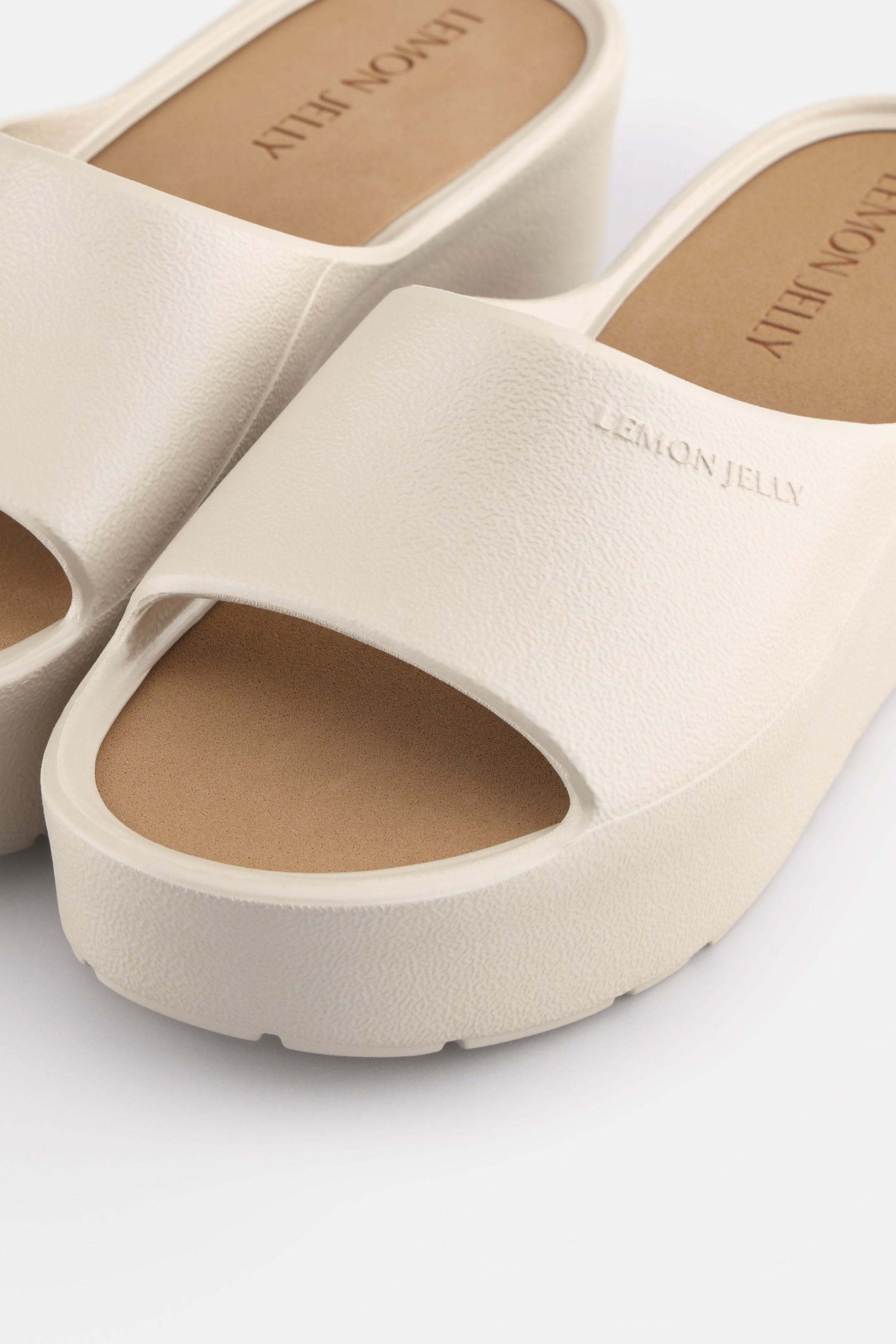 新品未使用YELLO GRAUWAL PLATFORM SANDALS